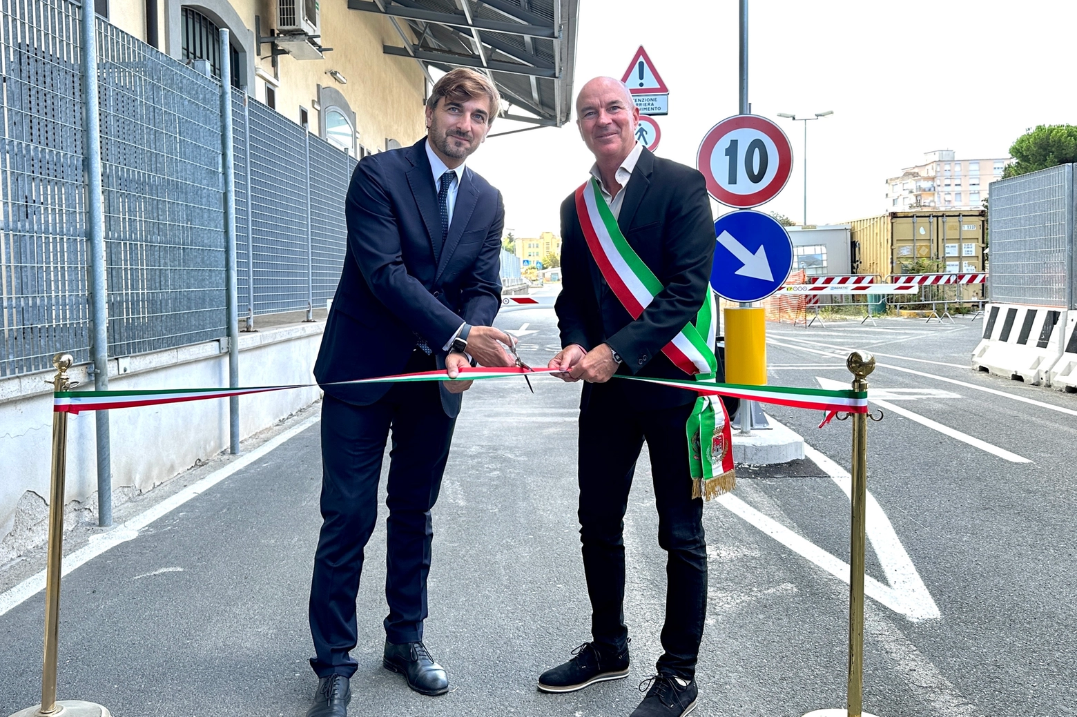 Stazioni inaugurazione parcheggio 