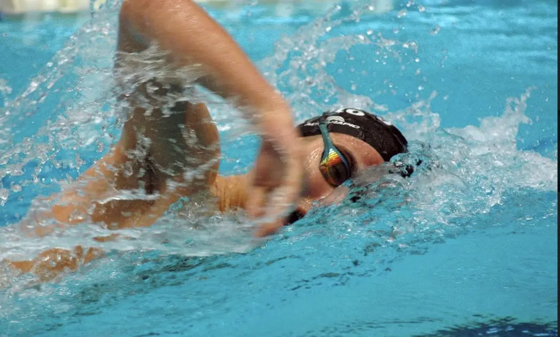 Un corso gratuito di nuoto nell’autunno del Palazzetto del Nuoto