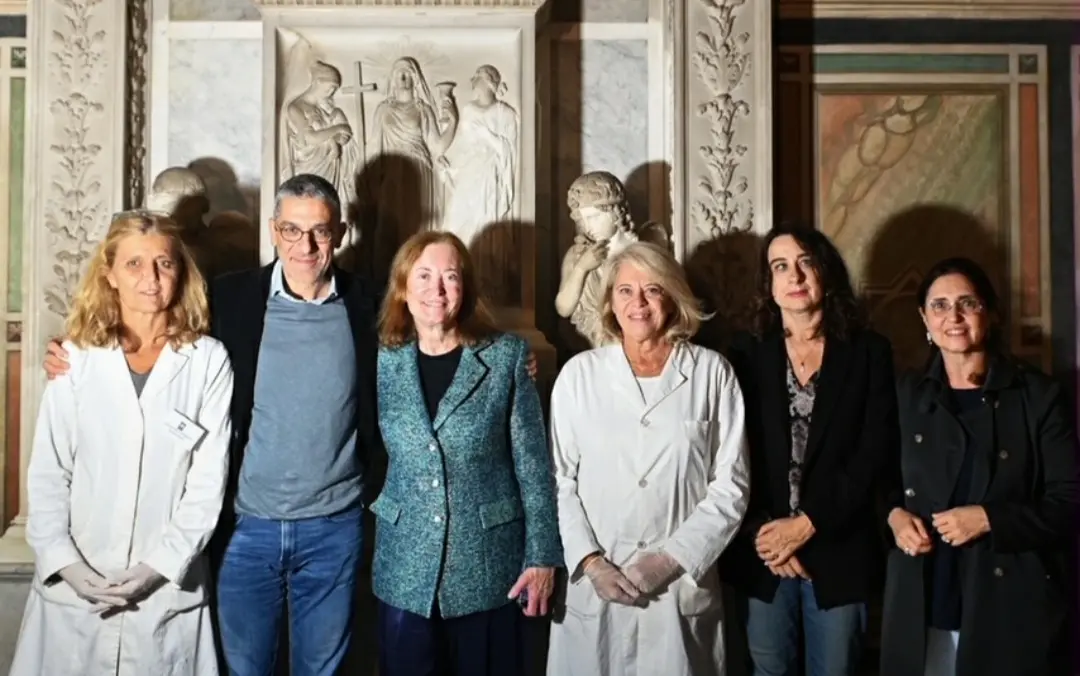 Firenze, restaurato il Monumento di Louisa Stolberg a Santa Croce. La donazione della mecenate