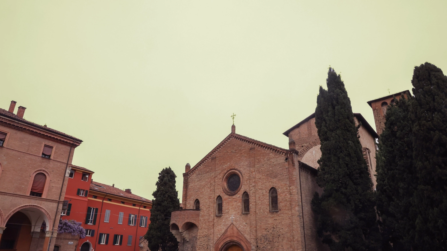 Cielo giallo sull'Italia, ecco come si spiega