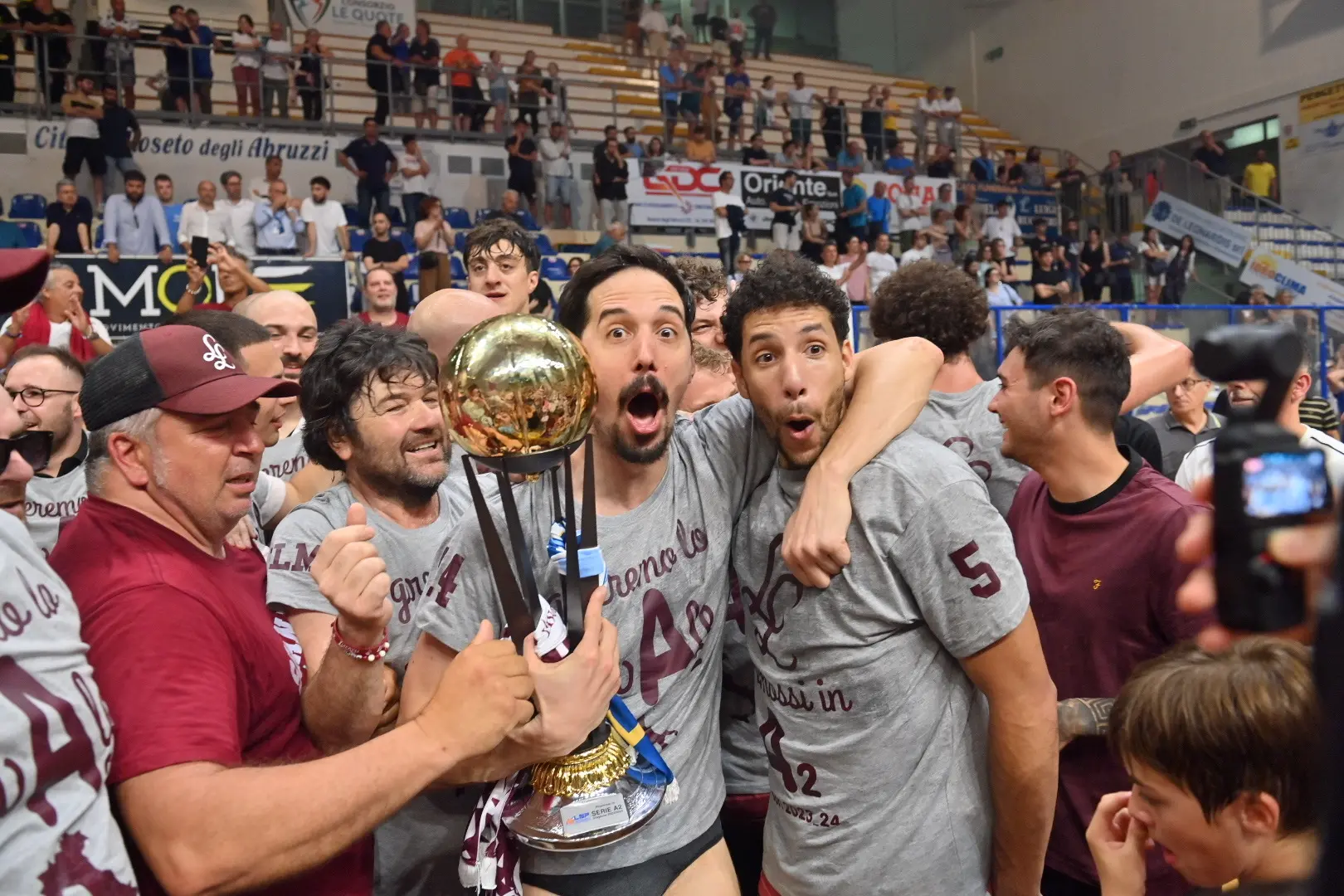 Basket, Libertas Livorno, gioia infinita: è Serie A2, traguardo storico