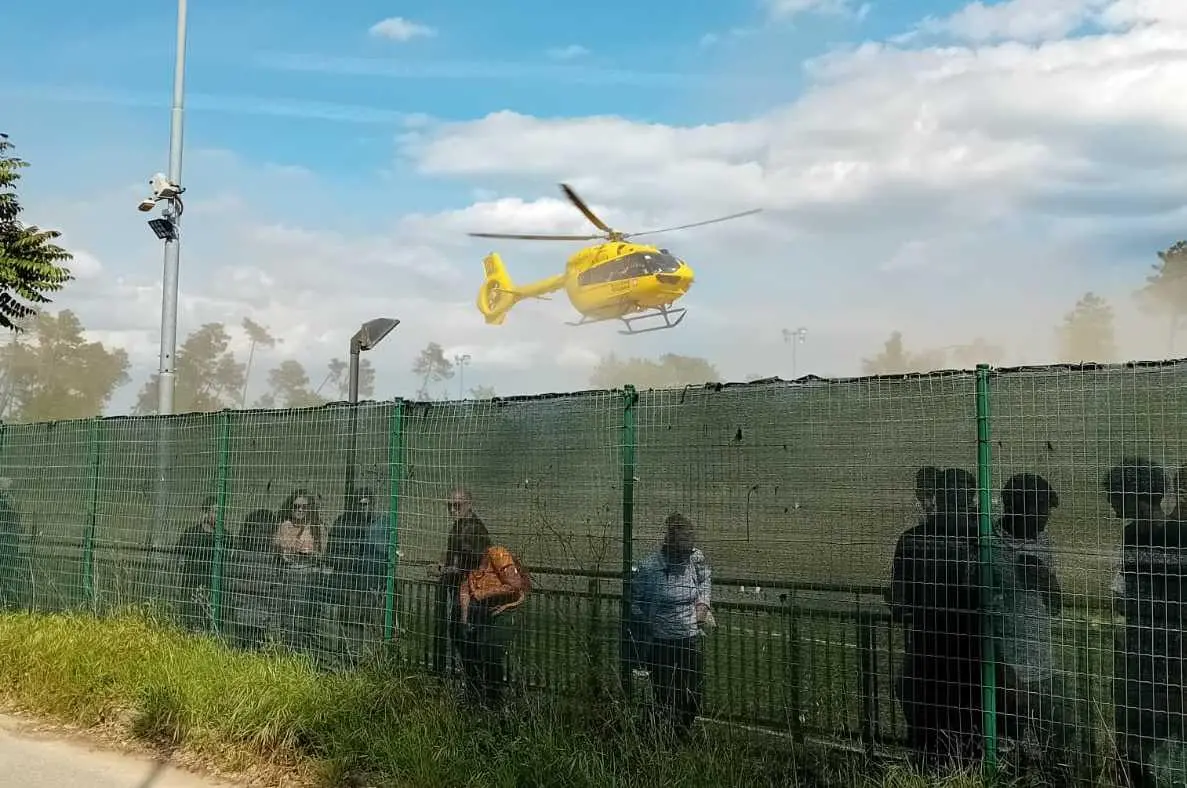 Furgone fuori strada, conducente soccorso con l’elicottero all’Elba. Malore per un vigile del fuoco