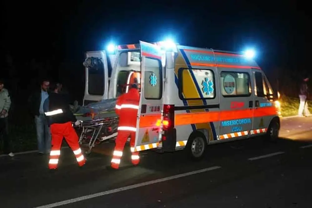 Esplosione in un casolare di campagna, due feriti: uno è grave